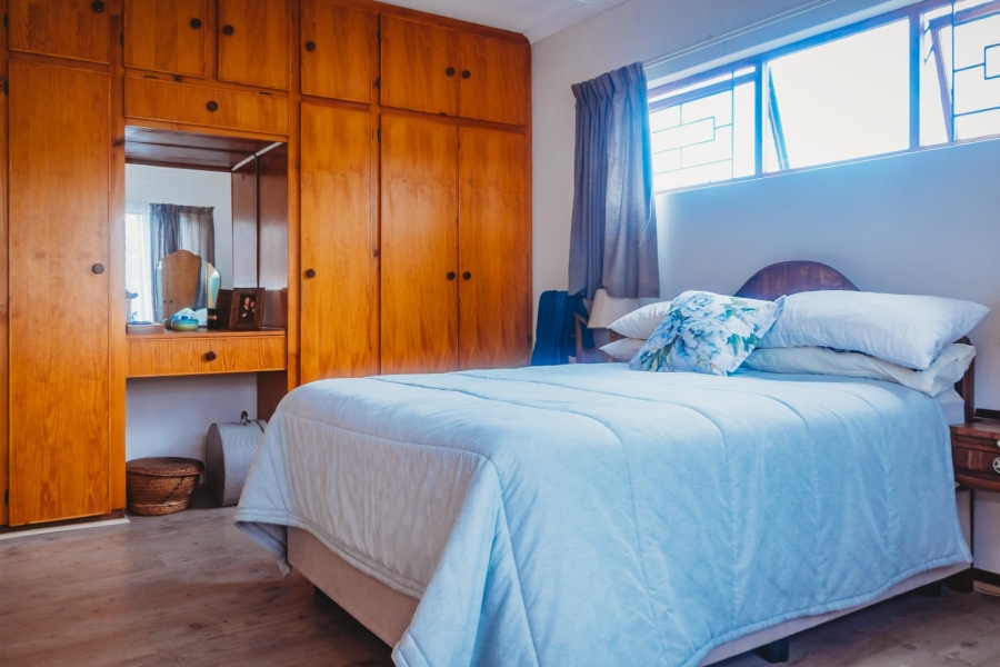 4 Bedroom Property for Sale in Denver Park Western Cape